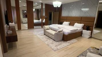 Apartment, 3 Bedrooms, Accessible, Balcony | 3 bedrooms