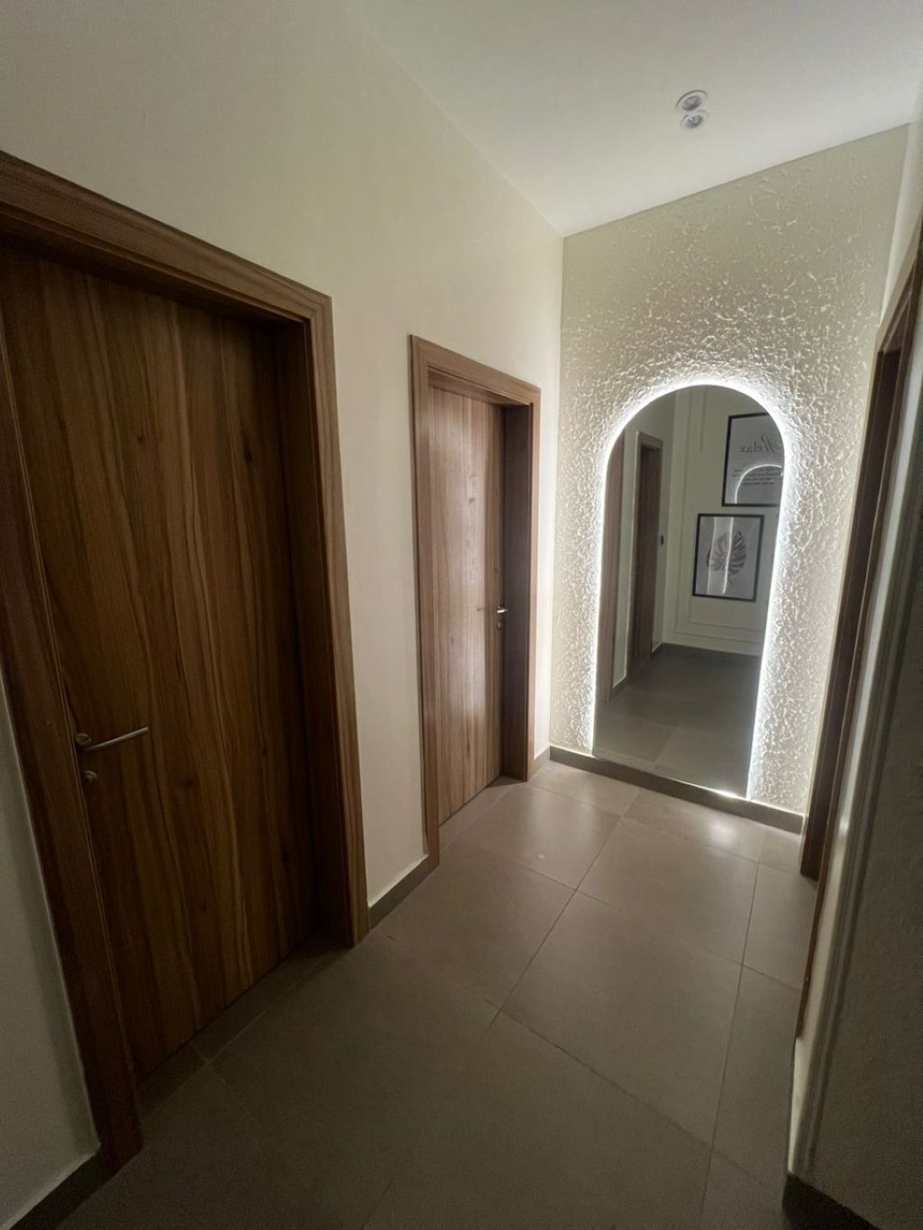 Lejlighed - 3 soveværelser - handicapvenligt - balkon | Forhal