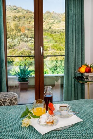 Dining - Beachfront Apartment by Interhome (Taormina)