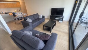 Leilighet, 2 soverom, tilgjengelighetstilpasset, balkong | Oppholdsrom