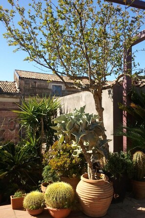 Property grounds - mit Balkon by Interhome (Catania)