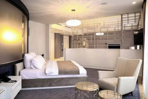 Chambre luxueuse | Minibar, coffre-fort, système d’insonorisation