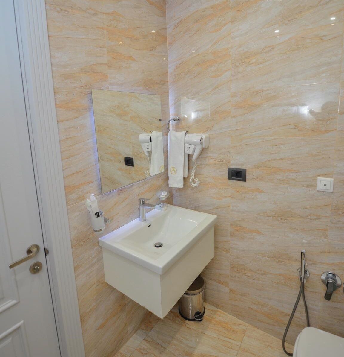 Standard Double Room | Bathroom