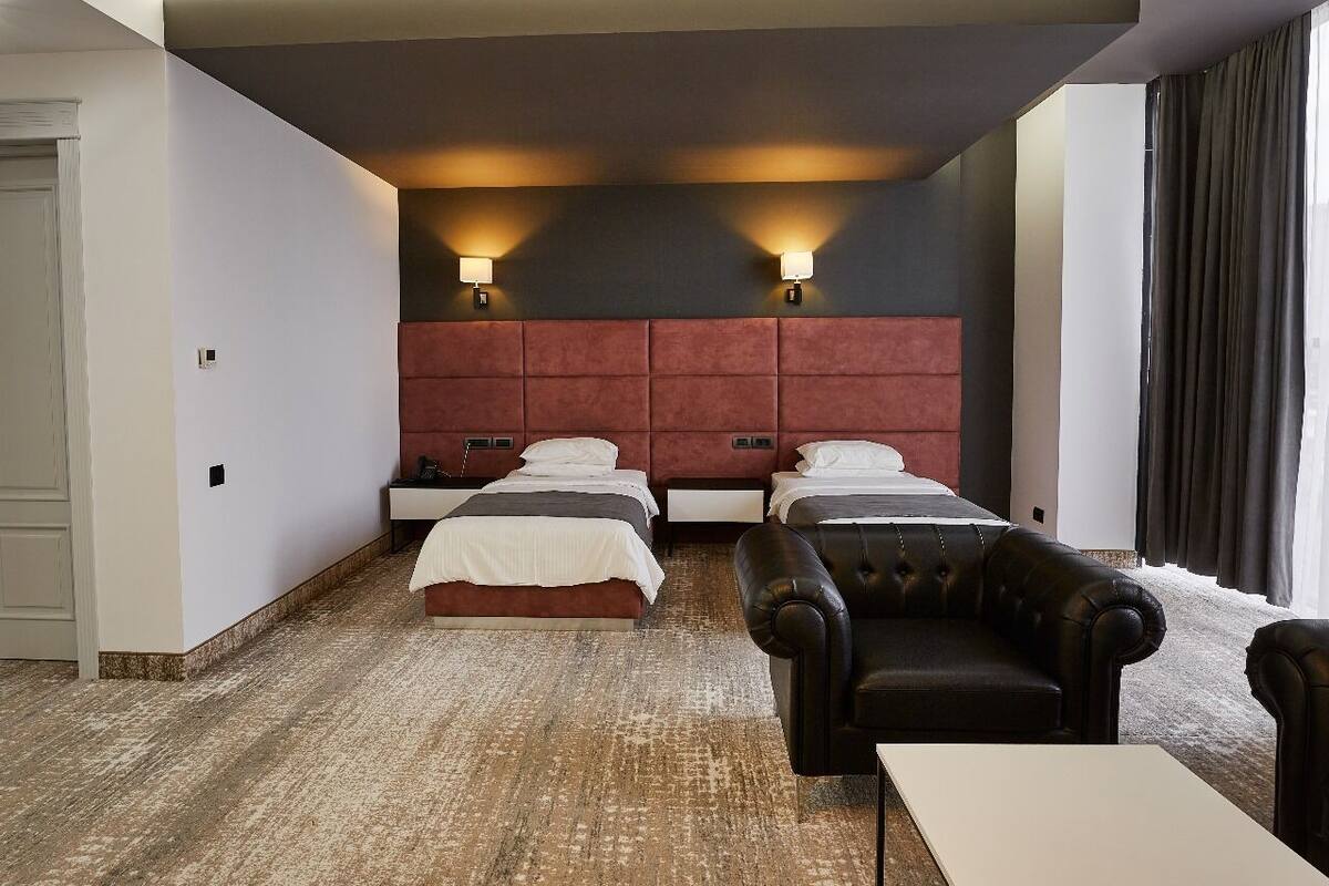 Standard Twin Room | Minibar, in-room safe, soundproofing, rollaway beds (surcharge)