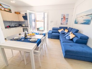 Dining - Schwimmbad, elegant, in Strandnähe by Interhome (Calabernardo)