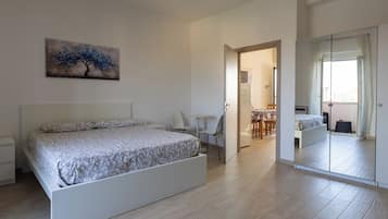 1 bedroom, free WiFi, bed sheets