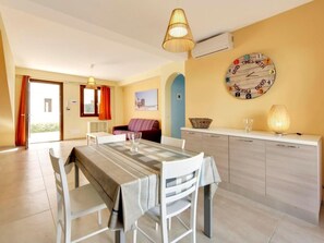 Dining - Gemütliche Wohnung in Punta Secca mit Grill und Garten und Neben dem Strand by Interhome (Punta Secca)