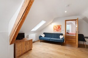 TV - Room "Kiefer" with shared garden and Wi-Fi (Sasbachwalden)