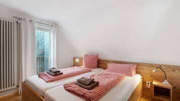 1 habitación, tabla de planchar con plancha, wifi y ropa de cama