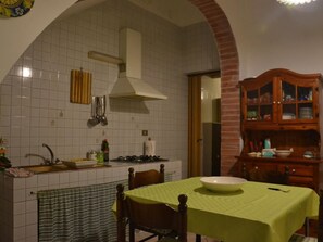 Fridge, oven, cookware/dishes/utensils - Wohnung mit Wasserblick by Interhome (Castellammare del Golfo)