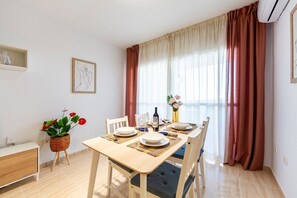 Dining - Apartment 'Rincón De Almerimar Palm Beach Golf' with Shared Pool, Wi-Fi, Air Conditioning (Almerimar)