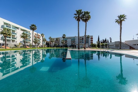 プール. Apartment 'Rincón De Almerimar Palm Beach Golf' with Shared Pool, Wi-Fi, Air Conditioning