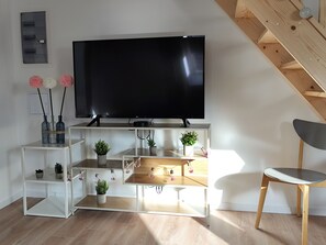 Interior - At the foot of the Château d'Isenbourg, beautiful new 70m² F4 apartment with garden! (Rouffach)