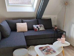 Living area - At the foot of the Château d'Isenbourg, beautiful new 70m² F4 apartment with garden! (Rouffach)
