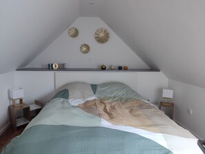 WiFi, bed sheets - At the foot of the Château d'Isenbourg, beautiful new 70m² F4 apartment with garden! (Rouffach)