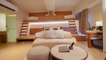 Family Studio Suite | In-room safe, free WiFi