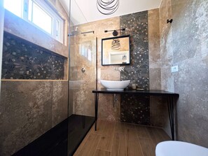 Bathroom - Suite Selektion Ikebana Porto Pino by Interhome (Chia)