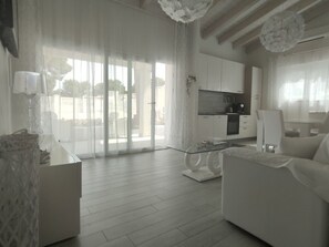 TV - Villa Ikebana exklusiv in Porto Pino by Interhome (Chia)