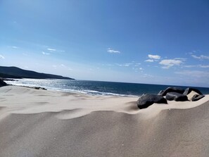 Beach - Villa Ikebana exklusiv in Porto Pino by Interhome (Chia)