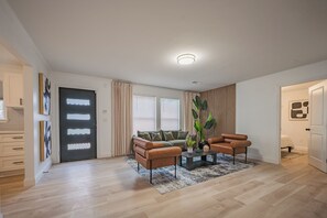 Interior - Chic 3-bedroom House Near Downtown Atlanta (Atlanta)