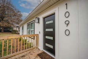 Exterior detail - Chic 3-bedroom House Near Downtown Atlanta (Atlanta)