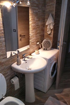 Bathroom - Wohnung 'Taverna' mit Kamin by Interhome (Baunei)