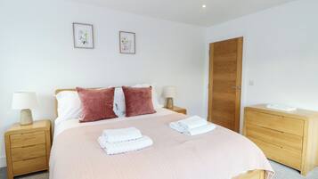 3 camere, con stile personalizzato, con arredamento individuale