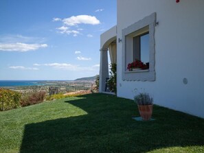 Property grounds - Villa mit Meerblick by Interhome (Agrustos)