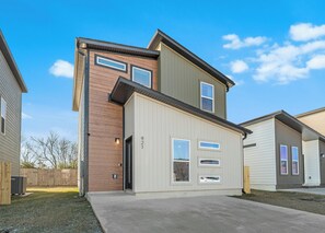 Exterior - The Evergreen – Modern, cozy home near Bentonville (Centerton)