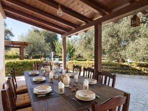 Outdoor dining - in Carovigno mit Privatem Pool by Interhome (Carovigno)