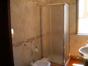 Bathroom - Wohnung 'The Red Brown' by Interhome (Galatina)