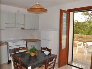 Fridge, oven, cookware/dishes/utensils - 'Casa Felloniche by Interhome (Acquarica del Capo)