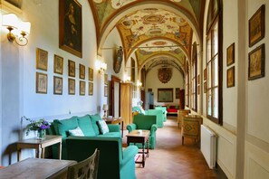 Interior - Villa Bargagli Busona Ancient palace of the 16th century in the heart of Chianti (Castellina in Chianti 30)