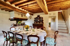 Dining - Villa Bargagli Busona Ancient palace of the 16th century in the heart of Chianti (Castellina in Chianti 30)