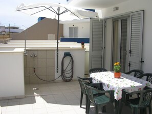Outdoor dining - Komfortable Wohnung in Lido Conchiglie by Interhome (Sannicola)