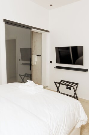 1 bedroom, in-room safe, iron/ironing board, free WiFi - Chic & Moderne Studio at Sacré-Cœur 1, Dakar (Dakar)