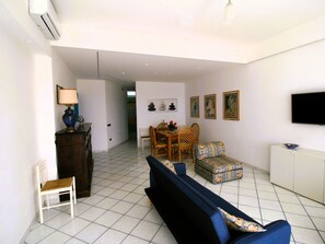 Living area - Apartment 'Laura by Interhome (Pizzo)