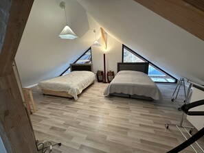 2 室のベッドルーム、アイロン / アイロン台、WiFi