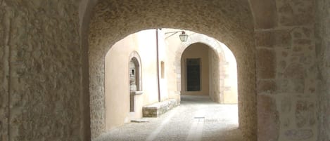 Enceinte de lâhĂ©bergement