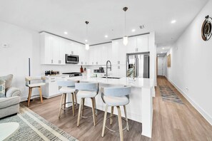 Fridge, microwave, oven, stovetop - The Grove Holly 133- 1 Bedroom - Lazy River - Seascape Resort (Miramar Beach)