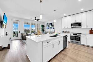 Fridge, microwave, oven, stovetop - The Grove Holly 133- 1 Bedroom - Lazy River - Seascape Resort (Miramar Beach)