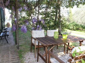Outdoor dining - Wohnung im Agrotourismus in Bevagna by Interhome (Bevagna)