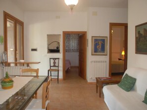 TV, fireplace - Unabhaengige Wohnung in Amelia mit Grill und Gar by Interhome (Amelia)