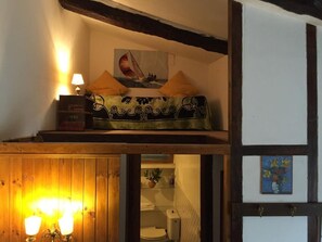 Interior - Unabhaengige Wohnung in Amelia mit Garten, Grill by Interhome (Amelia)