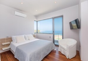 3 bedrooms, in-room safe, iron/ironing board - Contemporary Villa with Gym & Mesmerising Sea Views near Sitia (Sitia)