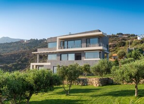 Exterior - Contemporary Villa with Gym & Mesmerising Sea Views near Sitia (Sitia)
