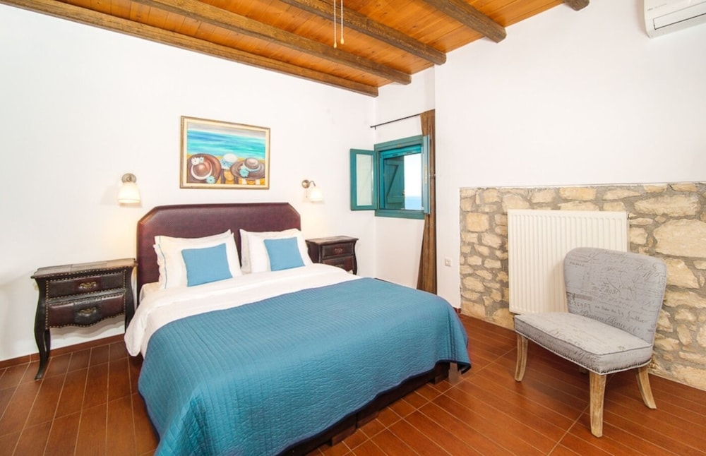 Charming Stone House with Private Pool & Stunning Views near Mochlos ...