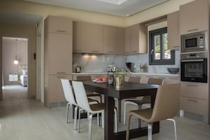 Dining - Stylish Villa with Ainos-and-Sea Views set in Mature Gardens near Trapezaki (Kefalonia)