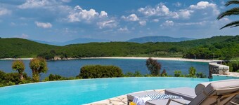 Stylish Villa with Stunning Views near Beach with use of hotel facilities