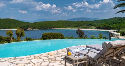 Stylish Villa with Stunning Views near Beach with use of hotel facilities